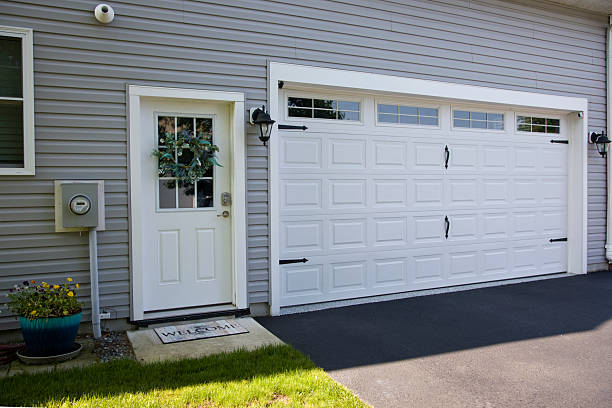 24/7 Emergency Garage Door Panel Replacement experts in Stromsburg, NE